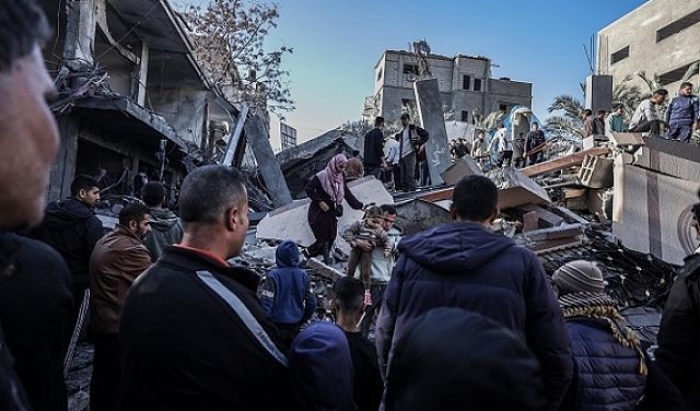 الحرب على غزة: قصف وغارات على خانيونس ومجزرة جديدة بدير البلح