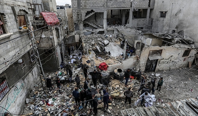 134 يوما من الحرب على غزة: التنكيل بطواقم مستشفى الأمل.. نهب وتخريب أقسام طبية
