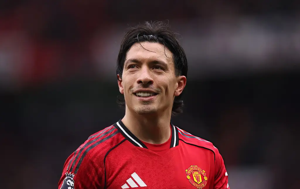 برشلونة يستعد للتعاقد مع الأرجنتيني ليساندرو مارتينيز